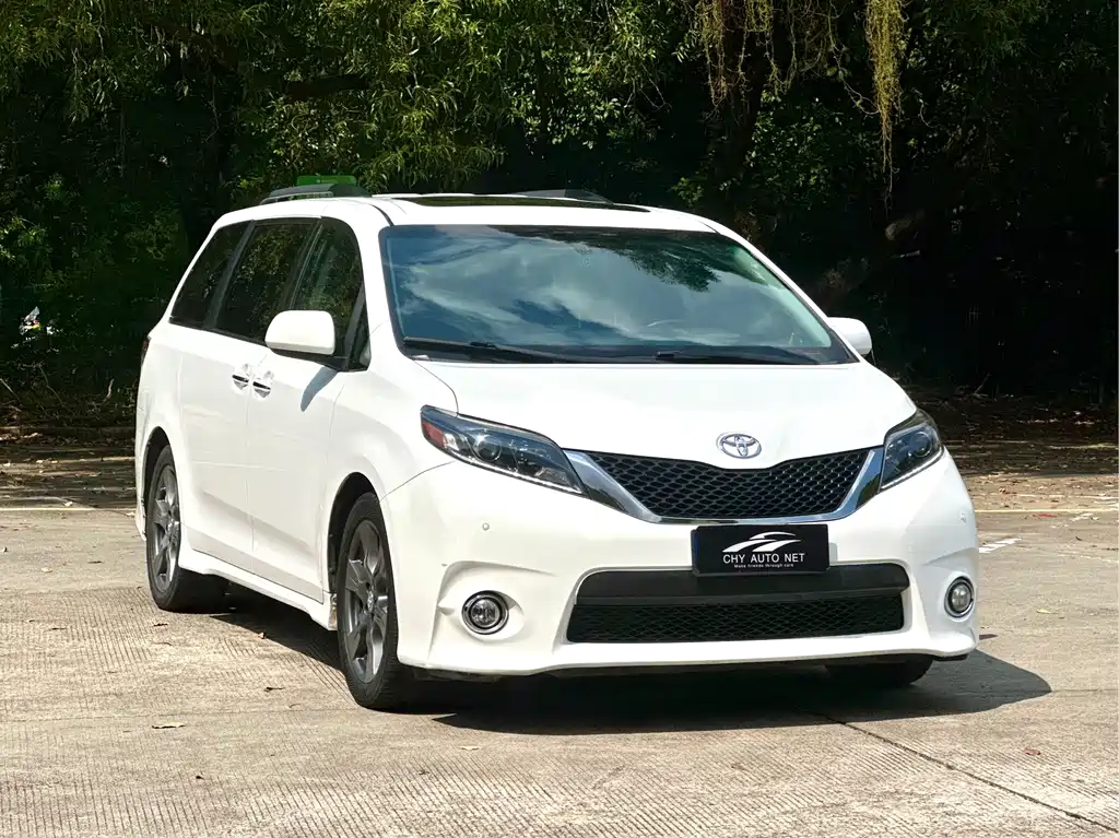 Toyota Sienna — миниатюра 3