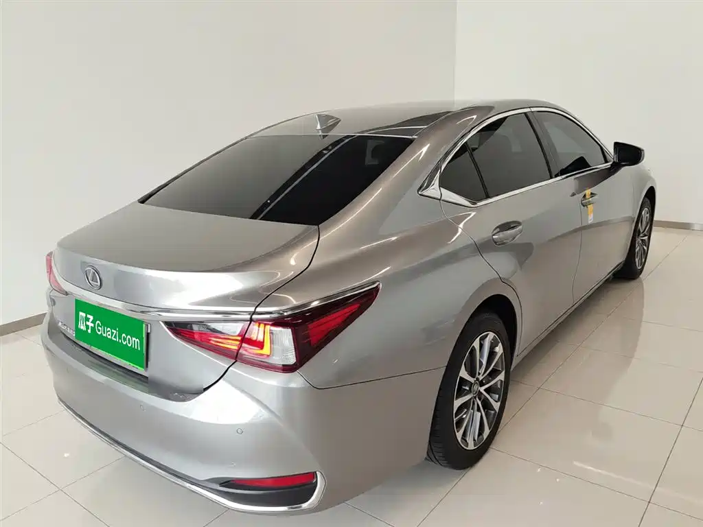 Lexus ES 2022 200