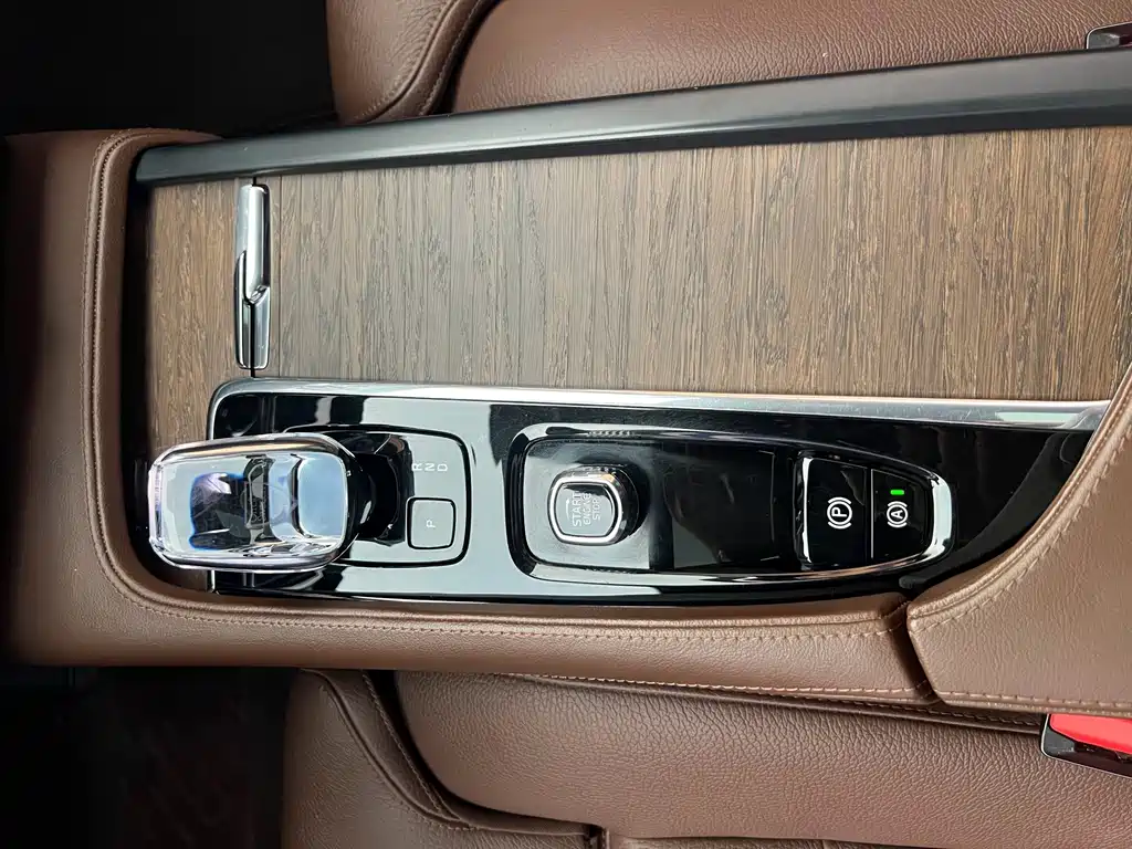 Volvo S90 — миниатюра 22