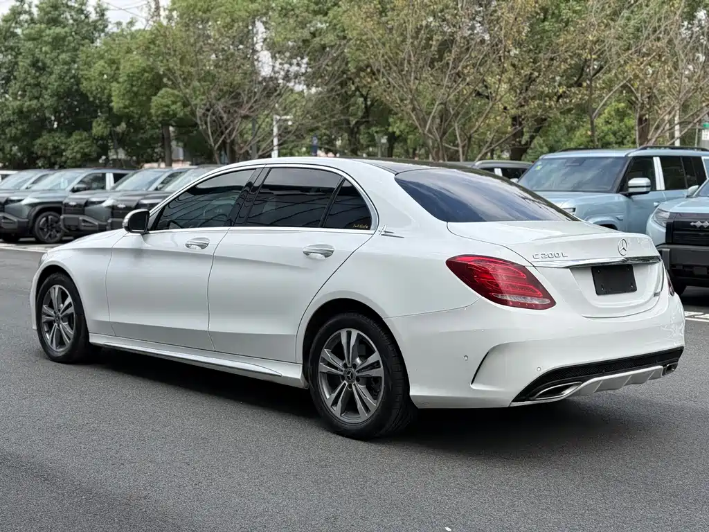Mercedes-Benz C-Class — миниатюра 12