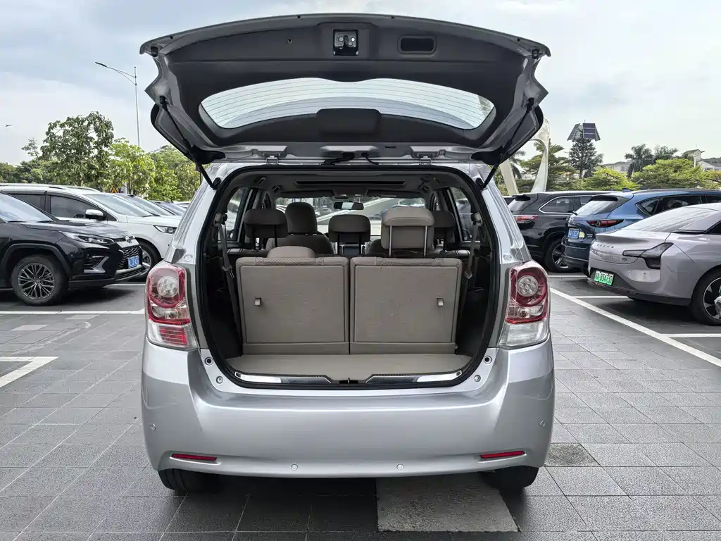 Toyota Verso — миниатюра 7