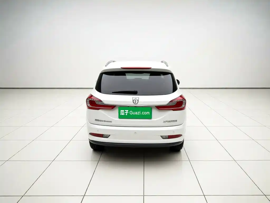 Baojun 310W — миниатюра 5
