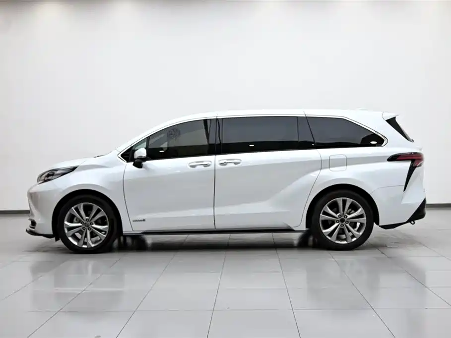 TOYOTA SIENNA