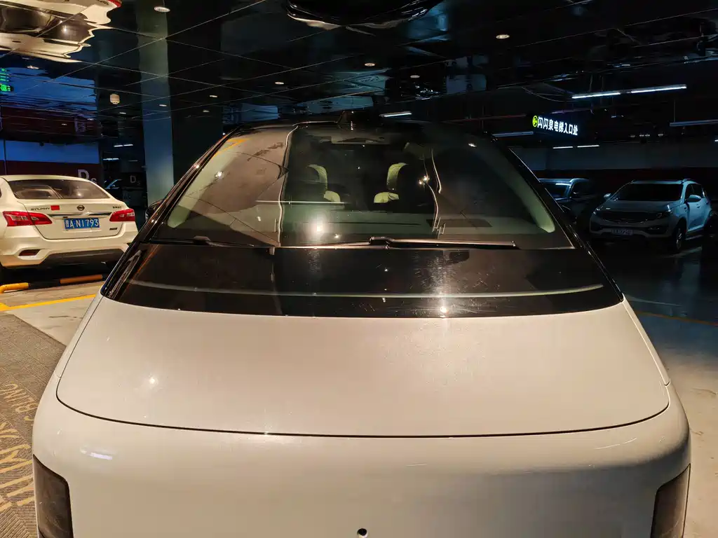 Li Auto MEGA 2025 Ultra