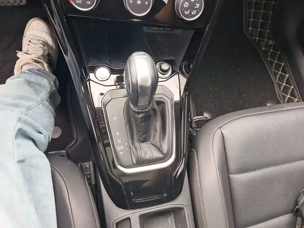 Volkswagen T-Roc — миниатюра 19
