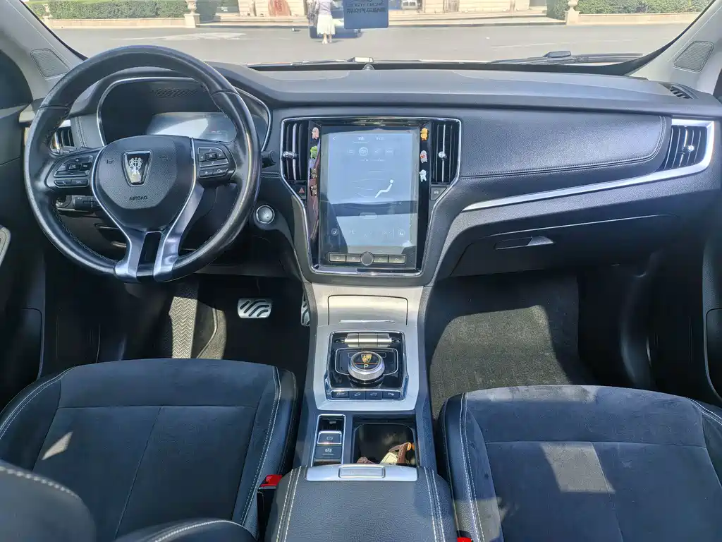 Roewe RX5 New Energy - фото 14