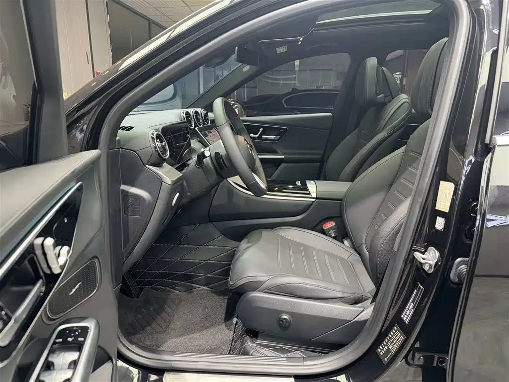Mercedes-Benz GLC 2024 GLC 260 L 4MATIC 5 мест
