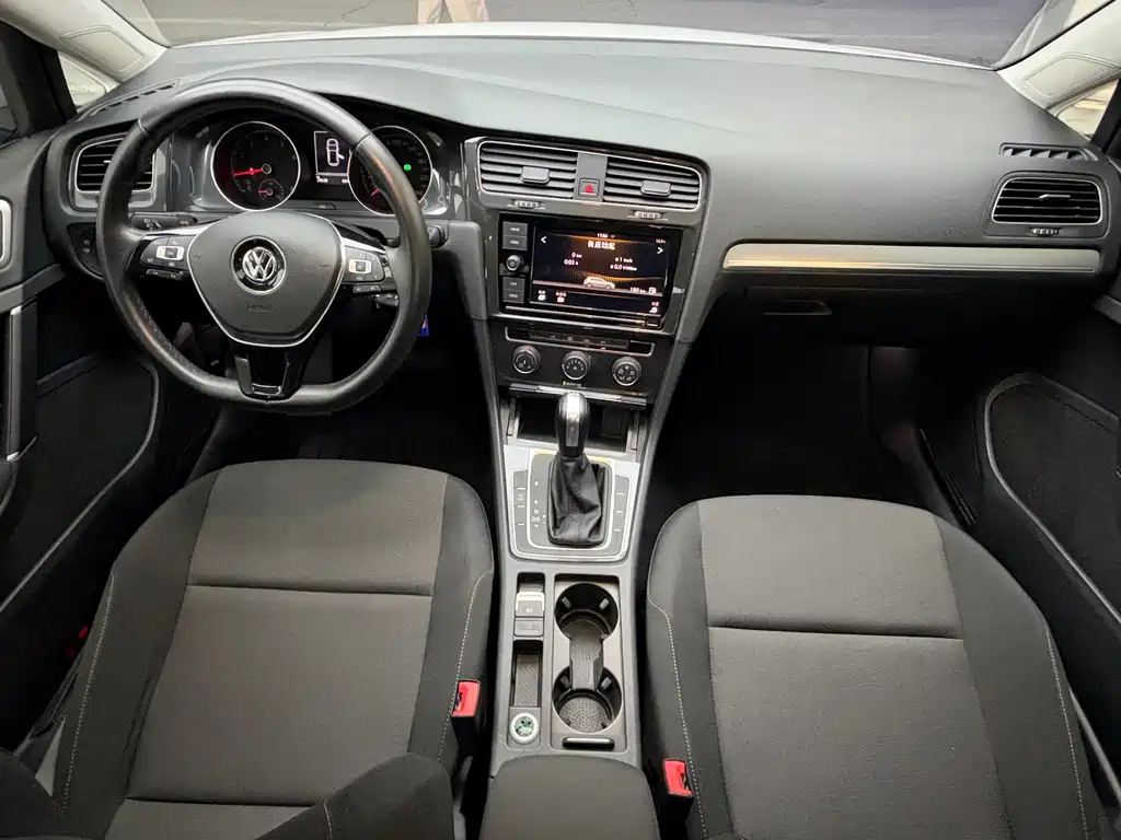 Volkswagen Golf — миниатюра 12