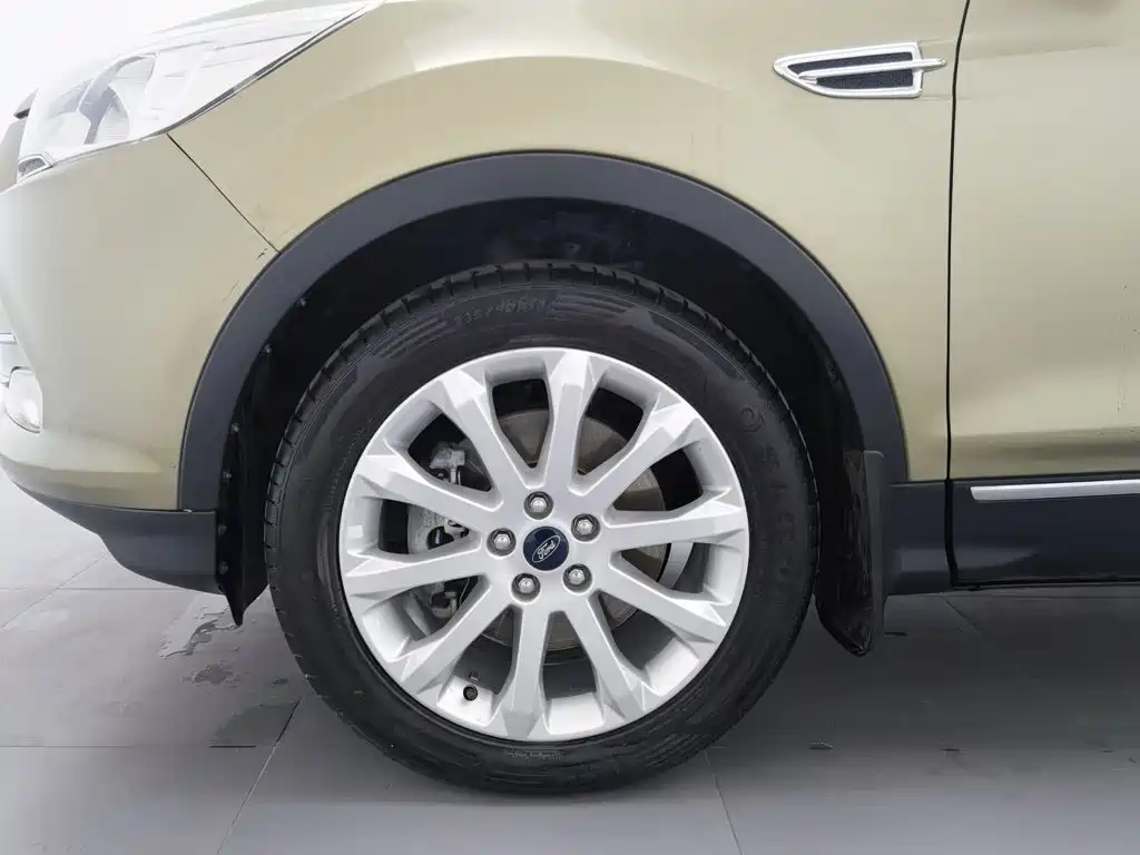 Ford Kuga — миниатюра 17