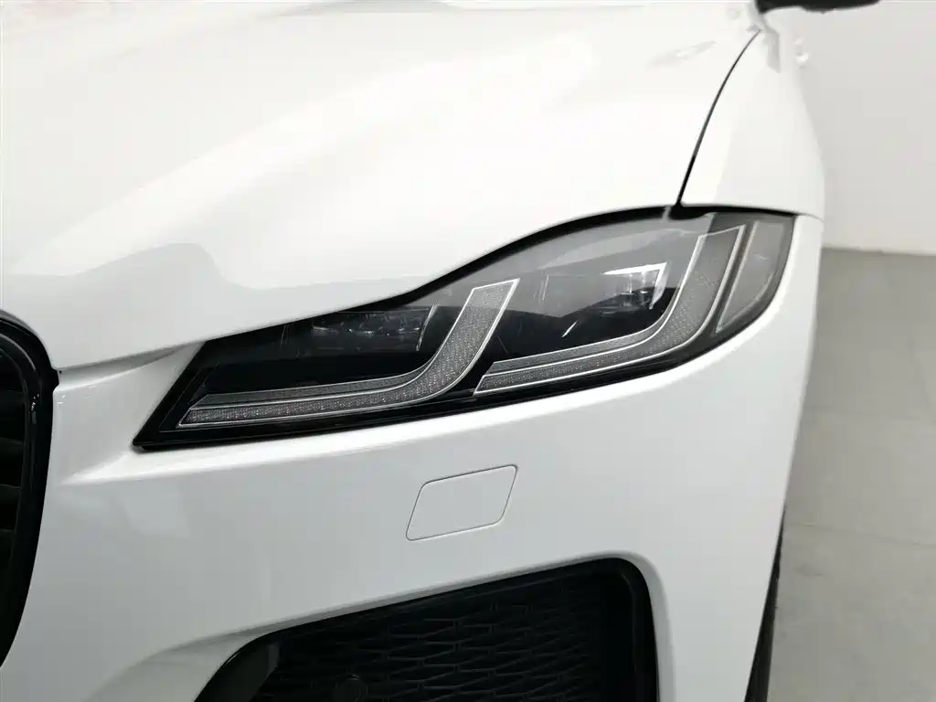 Jaguar F-Pace 2024 P250 R-Dynamic SE