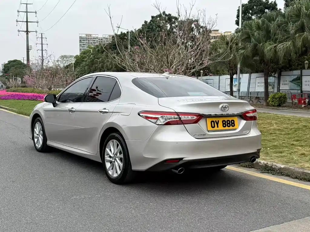 TOYOTA CAMRY