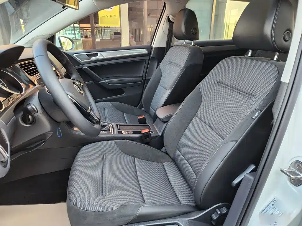 Volkswagen Golf — миниатюра 12