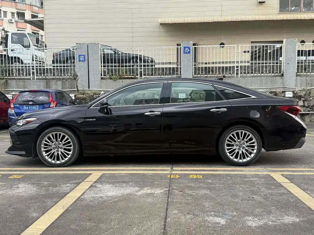 Toyota Avalon — миниатюра 5