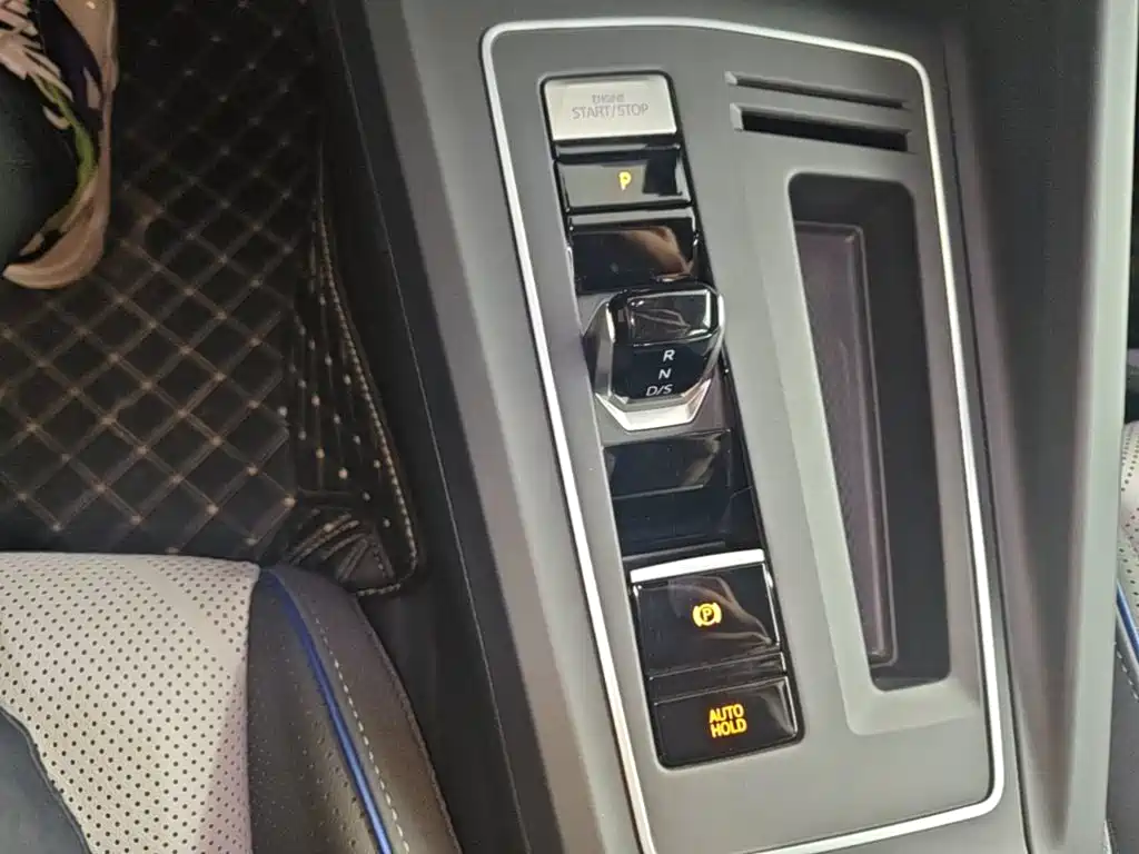 Volkswagen Golf — миниатюра 14