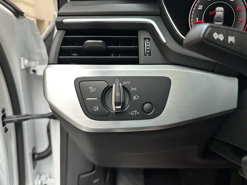 Audi A4L — миниатюра 13