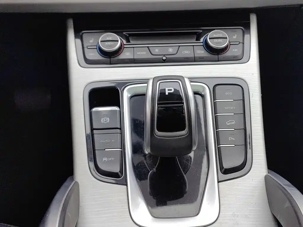 Geely Boyue — миниатюра 13