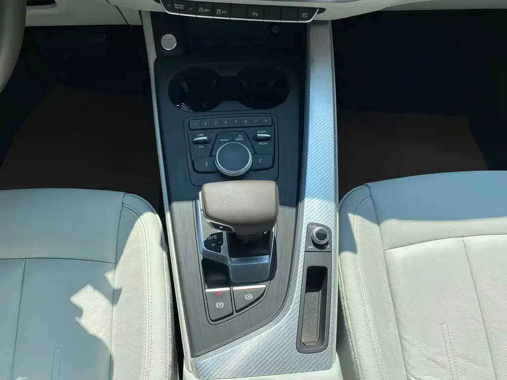 Audi A4L — миниатюра 10