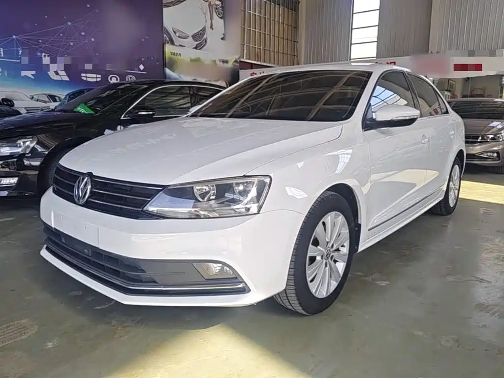 Volkswagen Sagitar 2015