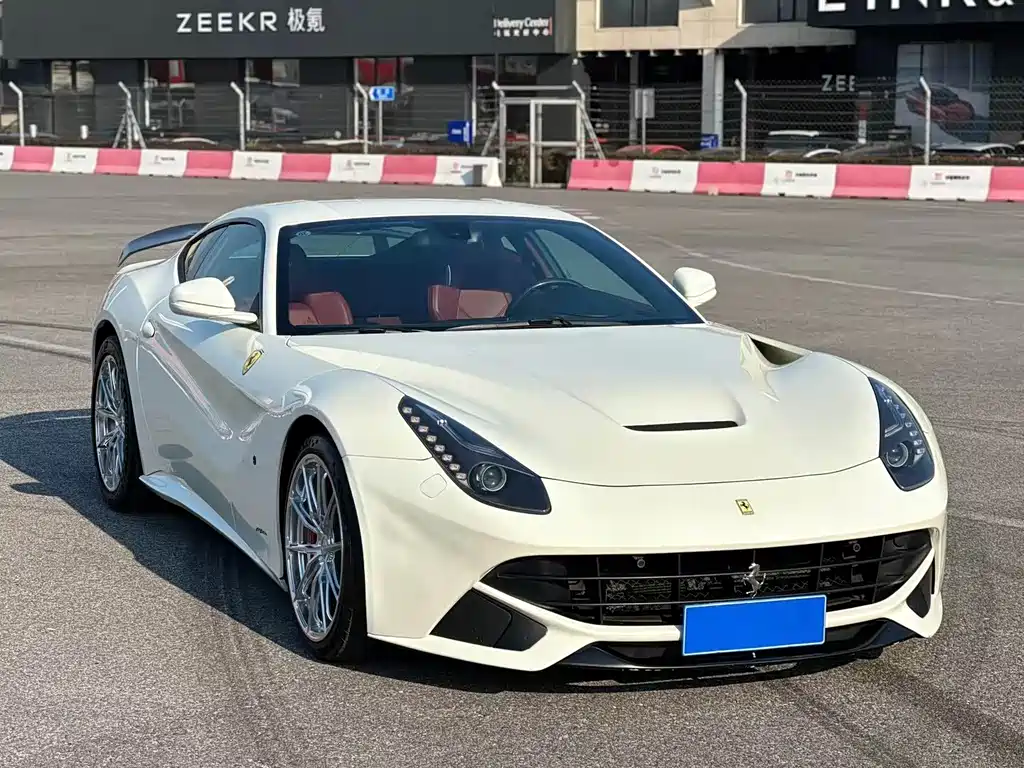 Ferrari F12berlinetta — миниатюра 3