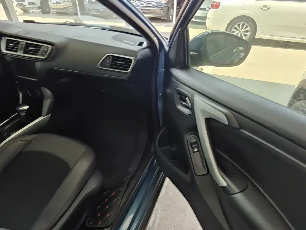Citroen C3-XR — миниатюра 8