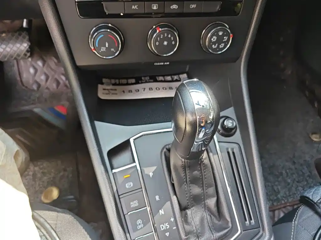 Volkswagen Lavida — миниатюра 10