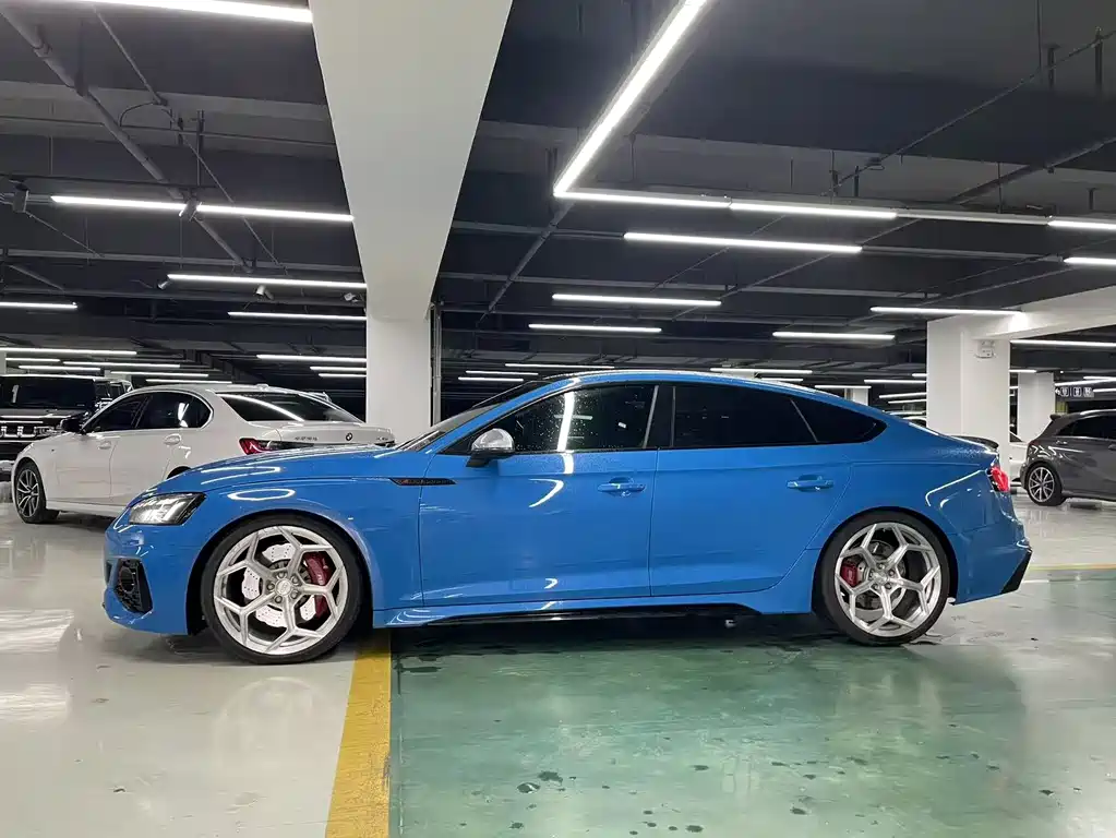 AUDI RS 5