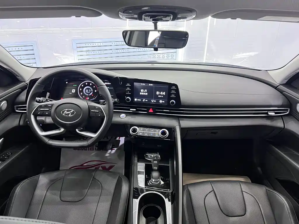 Hyundai Elantra — миниатюра 17