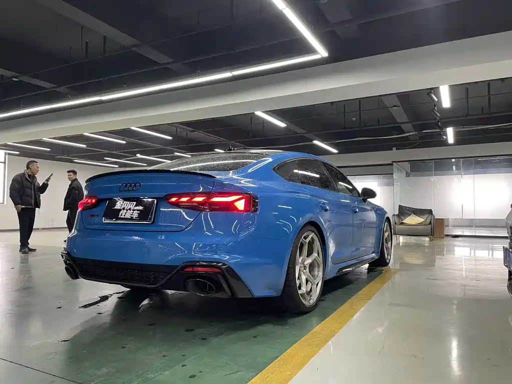 AUDI RS 5