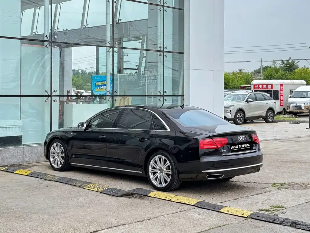 Audi A8 — миниатюра 6
