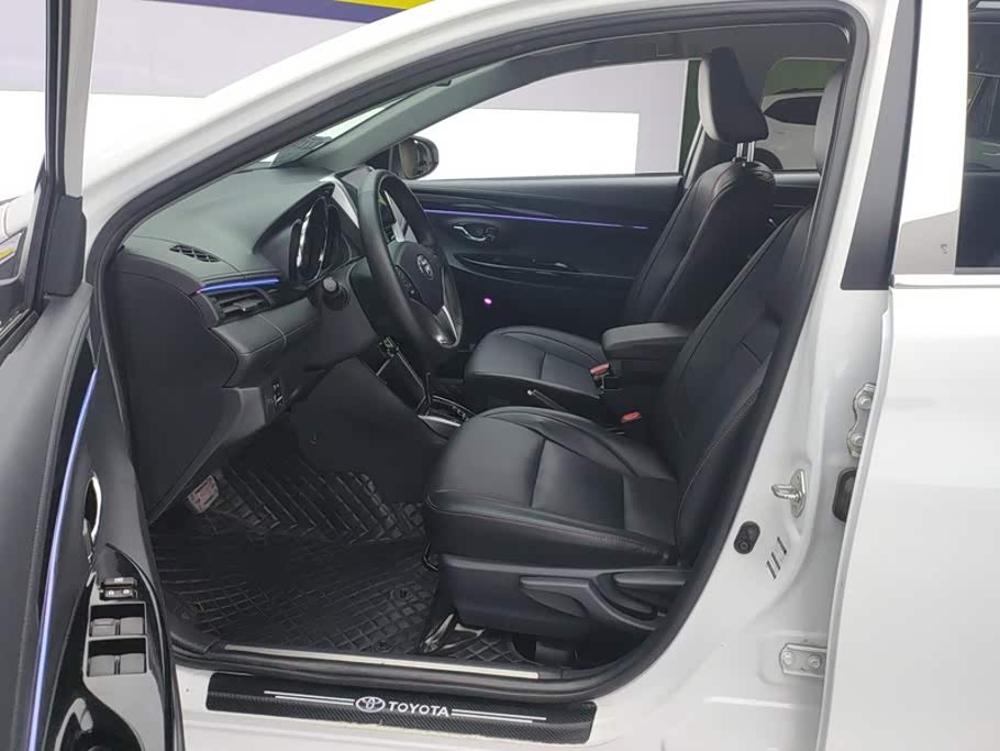 Toyota YARiS L Zhi Xuan 1.5 л 2023 г. Белый, пробег 22500 км