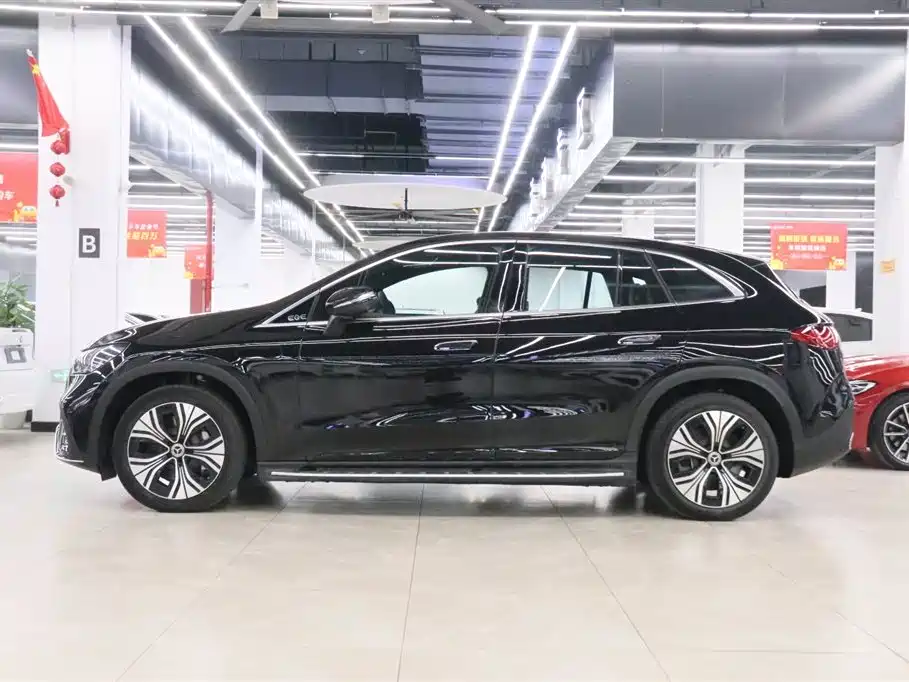 MERCEDES-BENZ EQE SUV