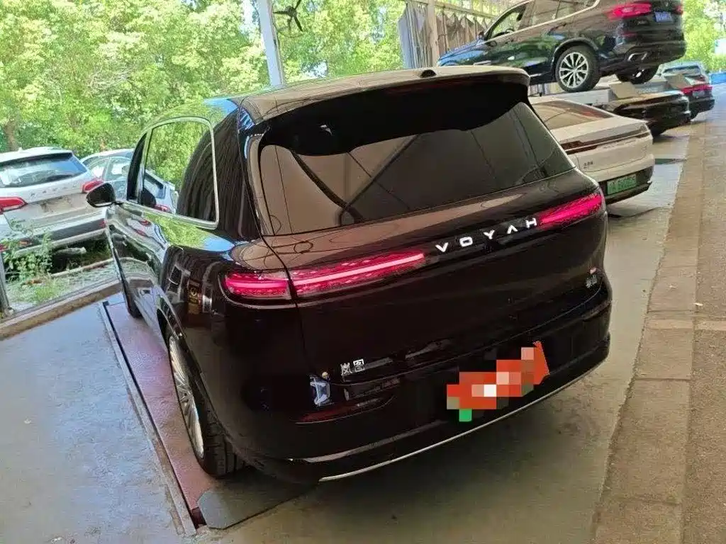 VOYAH Taishan — миниатюра 4