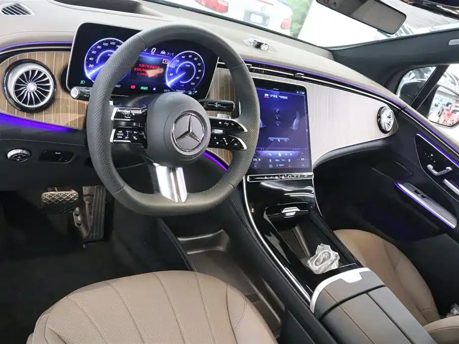 MERCEDES-BENZ EQE SUV