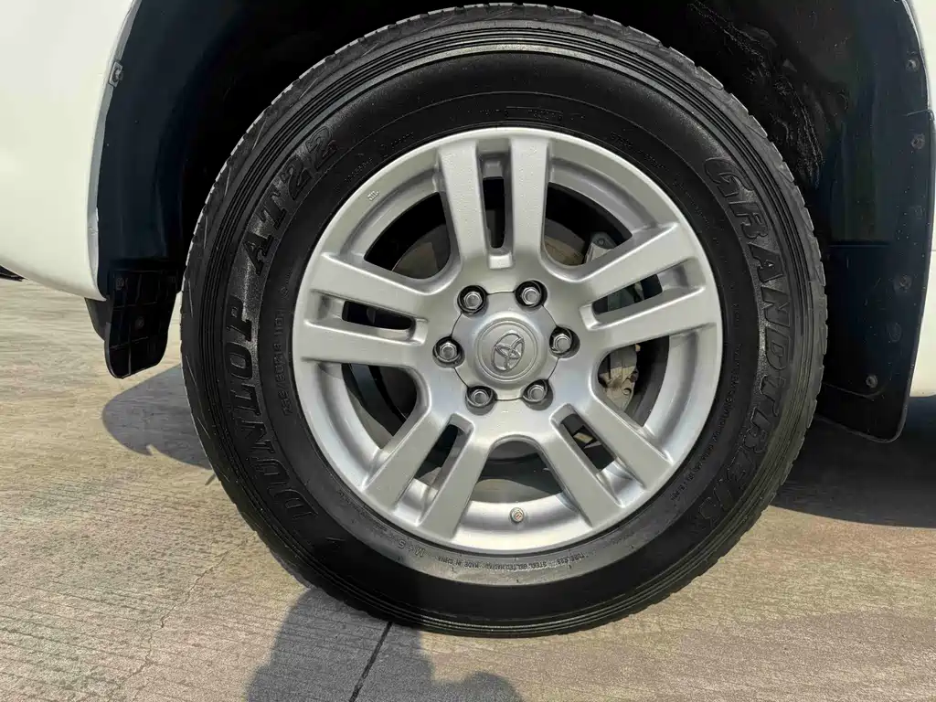 Toyota Prado — миниатюра 7