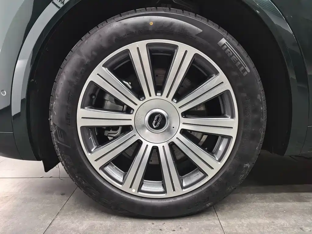 AITO ASK THE WORLD M8