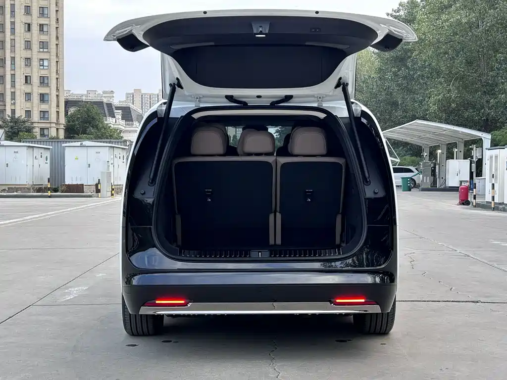 Li Auto Li MEGA — миниатюра 11