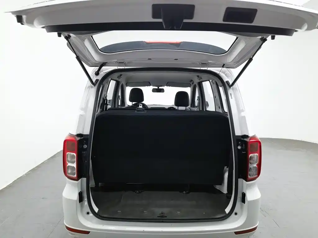 Wuling Hongguang — миниатюра 16