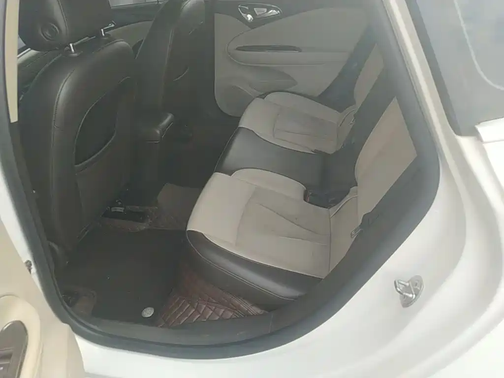 Buick Verano — миниатюра 17