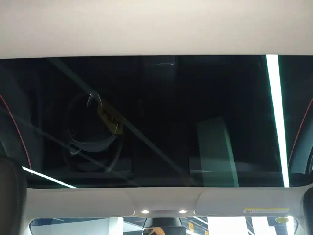 Tesla Model 3 — миниатюра 18
