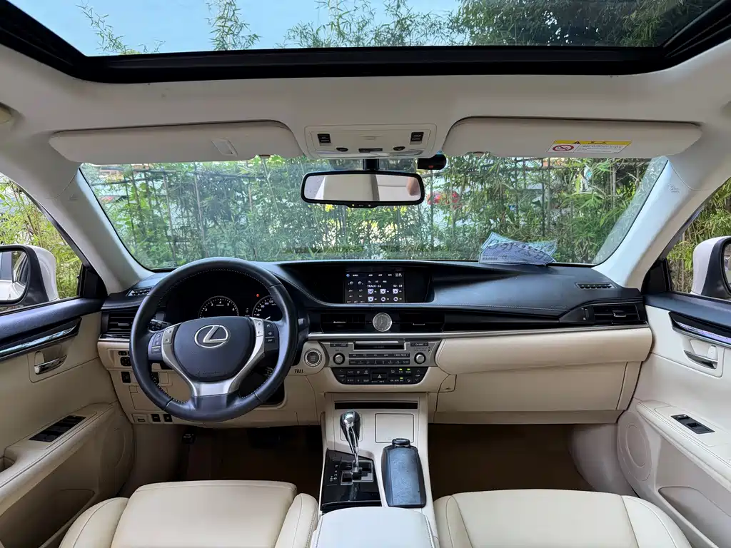Lexus ES — миниатюра 10