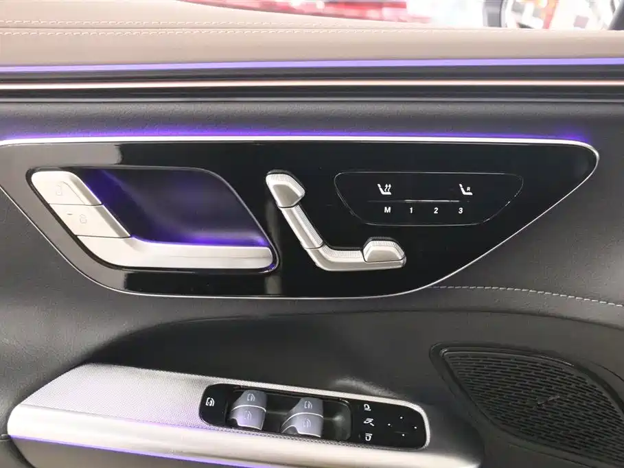 MERCEDES-BENZ EQE SUV