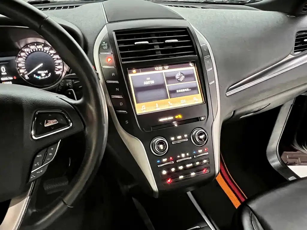 Lincoln MKC — миниатюра 12
