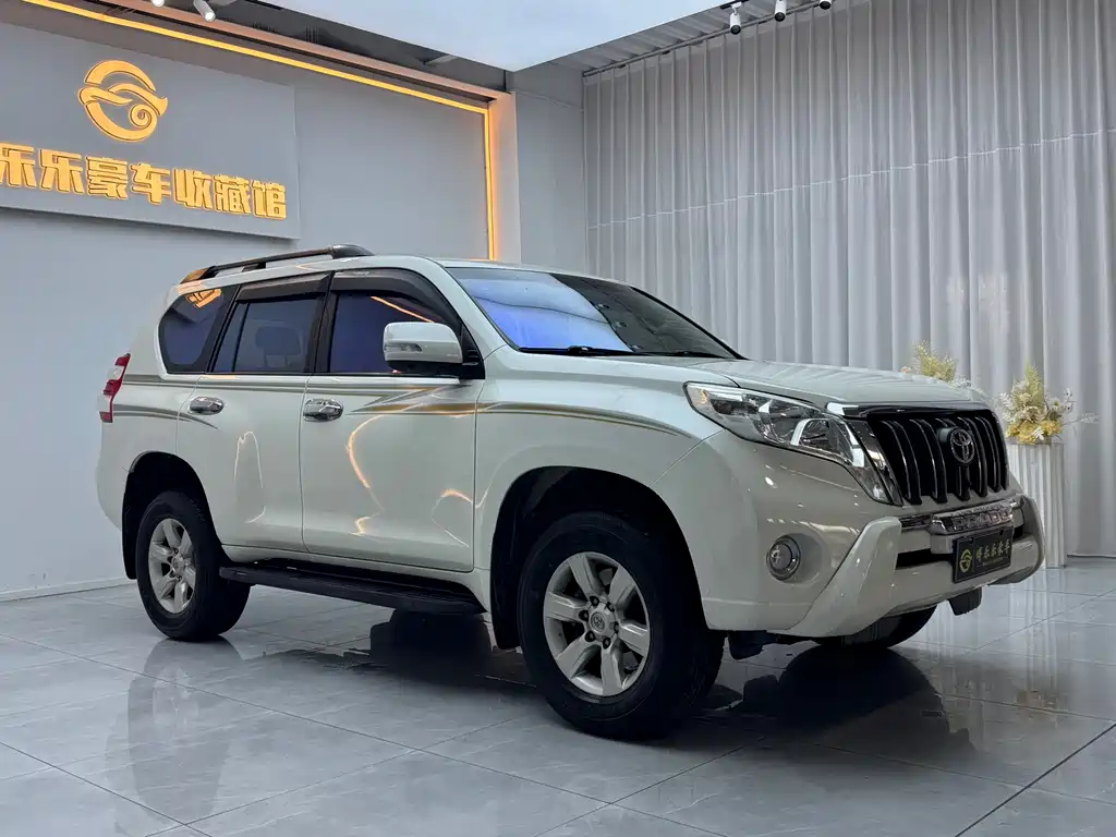 TOYOTA PRADO