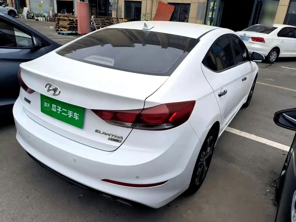 Hyundai Elantra — миниатюра 7
