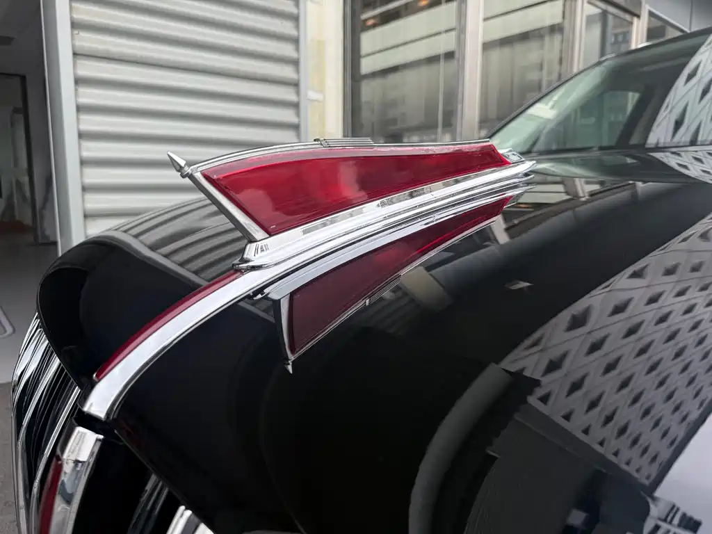 Hongqi HS7 PHEV 2025 2.0T PHEV 6 мест