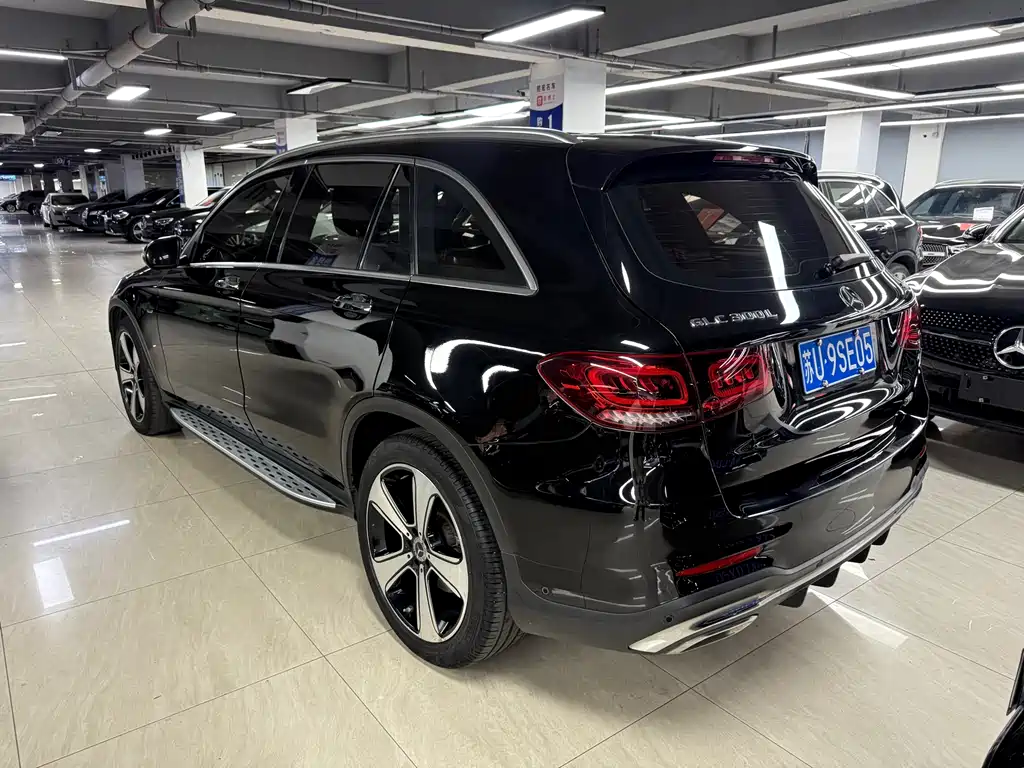 MERCEDES-BENZ GLC