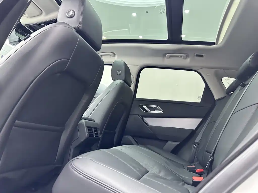 Land Rover Velar — миниатюра 13