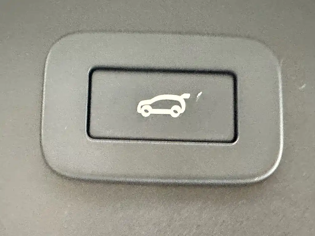 Land Rover Velar — миниатюра 24