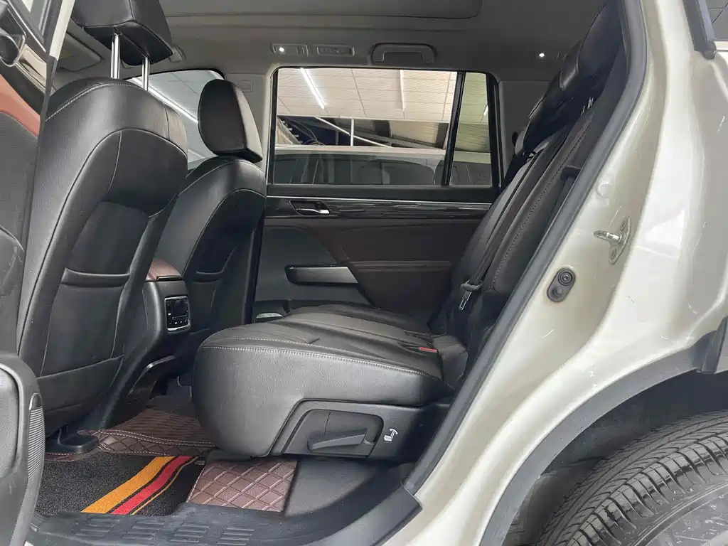 GAC GS8 2017 320T Luxury Smart Connect （ мест）