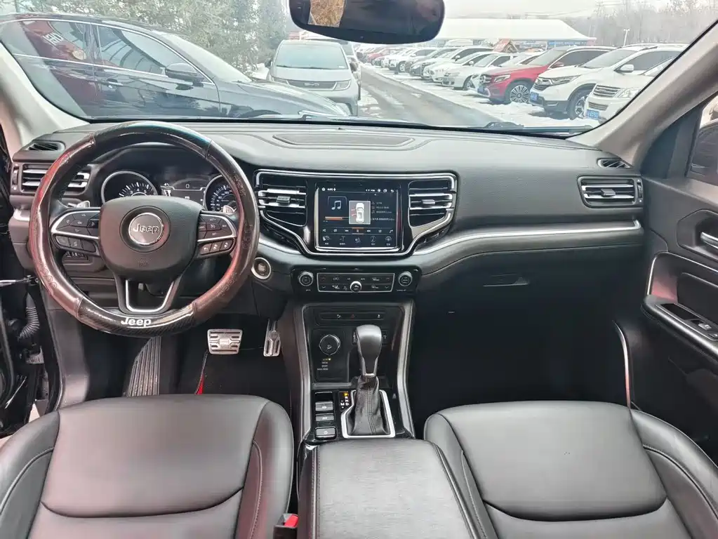 JEEP GRAND COMMANDER